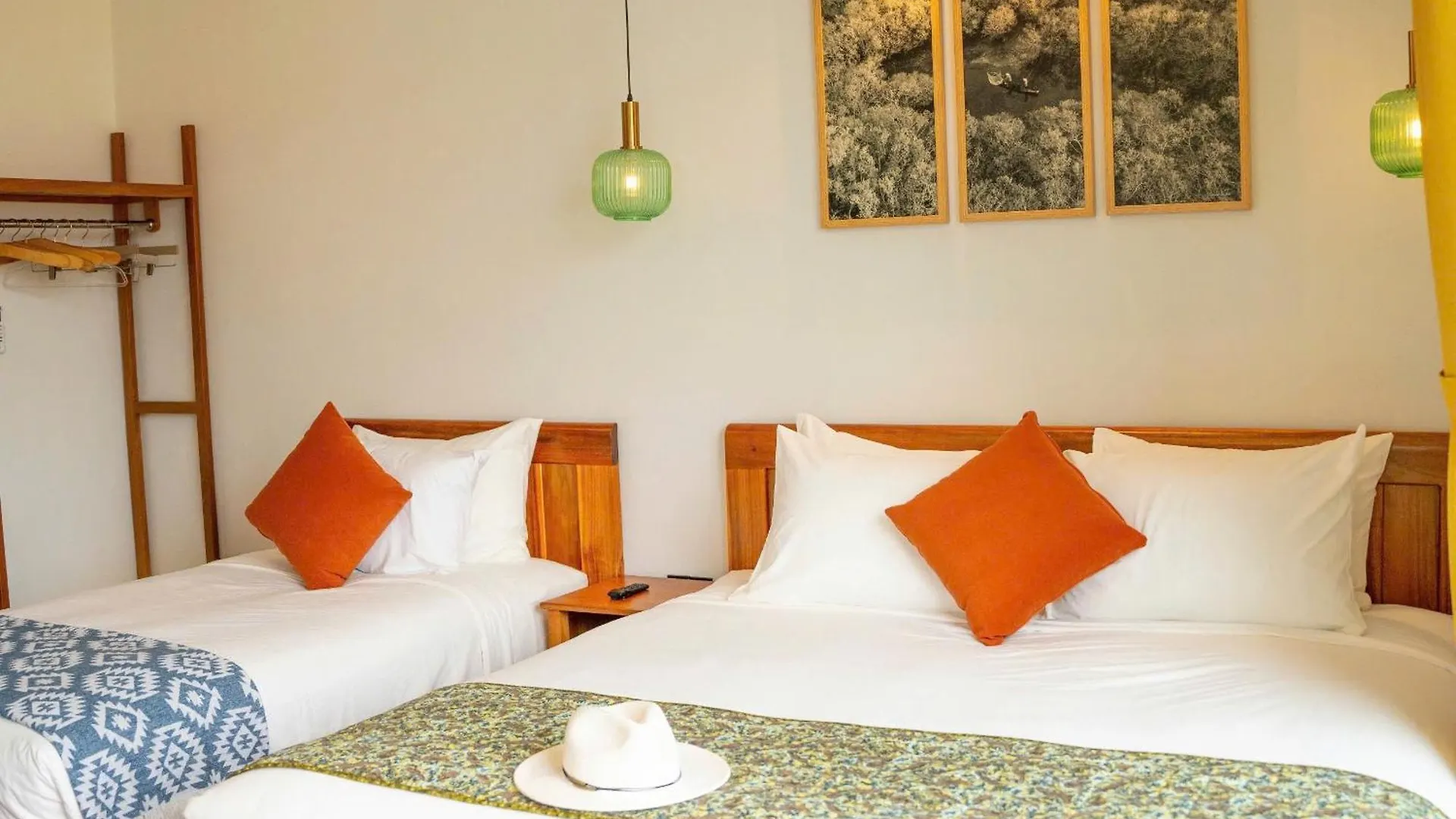 Blue Tropical House Hoi An Villa 0*,  Vietnam